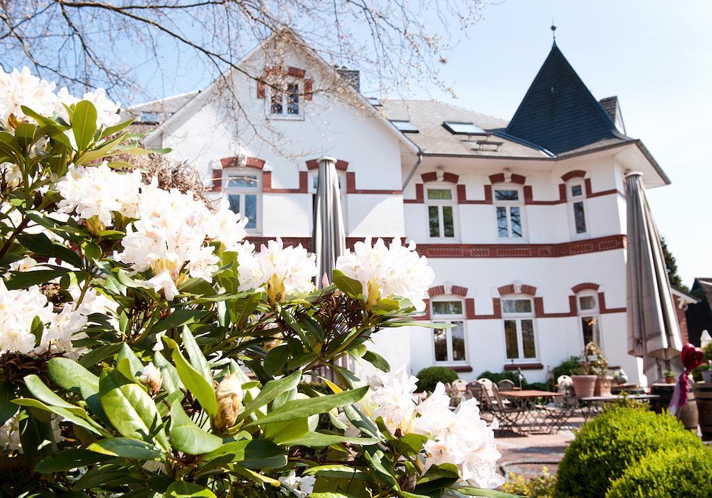 Heinsens Ellerbek Bed & Breakfast Exterior photo