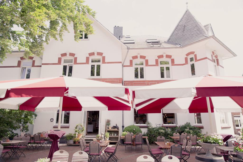 Heinsens Ellerbek Bed & Breakfast Exterior photo