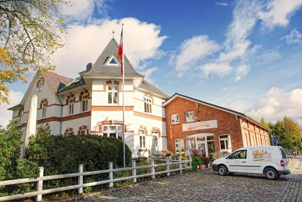 Heinsens Ellerbek Bed & Breakfast Exterior photo
